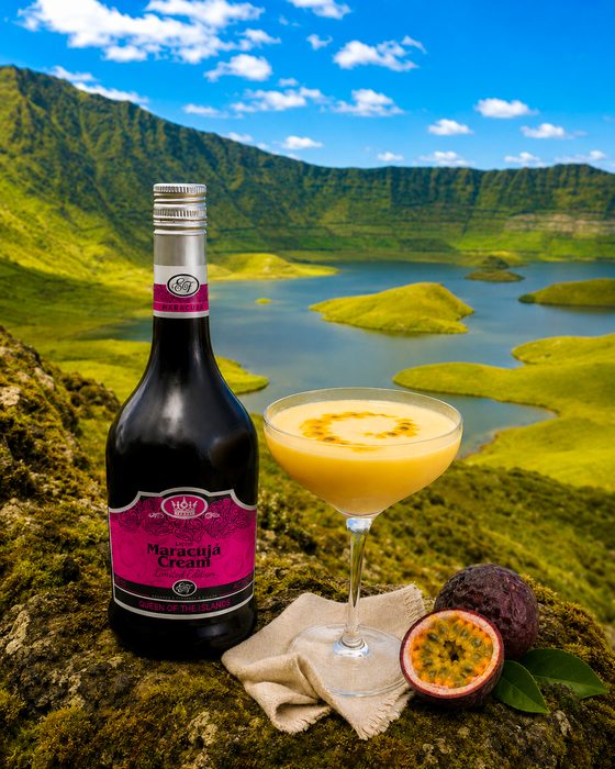 Maracujá Cream Martini served in a glass, at Caldeirão do Corvo